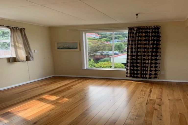 Photo of property in 2 Cluny Road, Plimmerton, Porirua, 5026