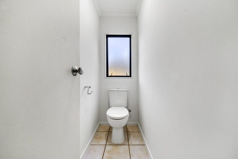 Photo of property in 37 Magic Way, Randwick Park, Auckland, 2105