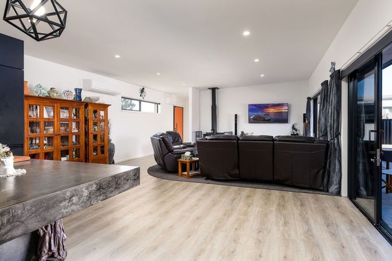 Photo of property in 8 Eric Batchelor Place, Waimate, 7924