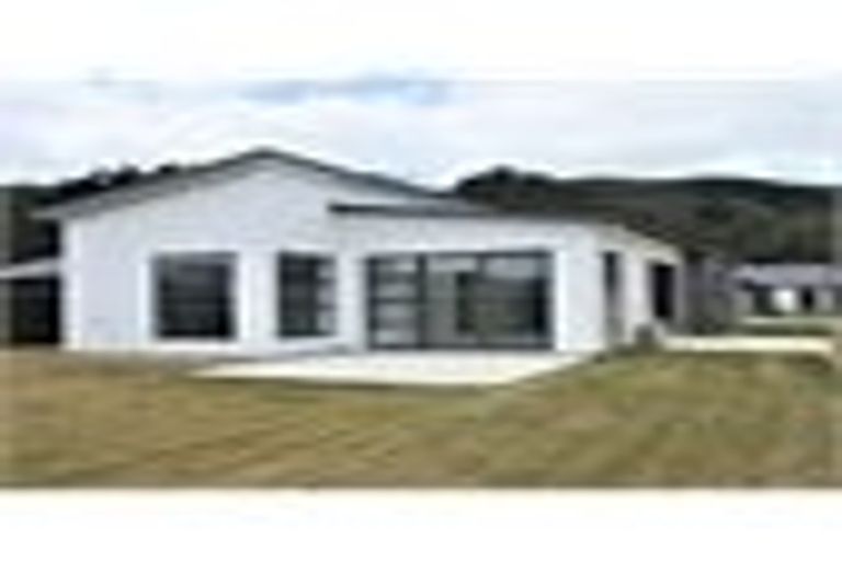 Photo of property in 8 Whitten Way, Wallaceville, Upper Hutt, 5018