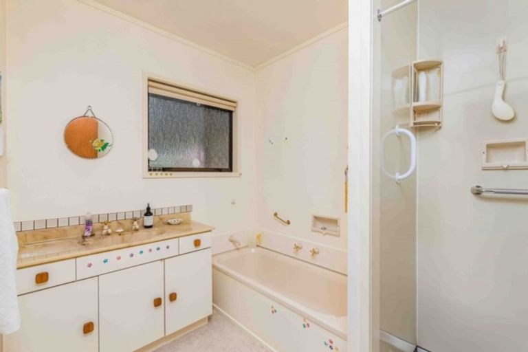 Photo of property in 31 Hawkings Crescent, Kerikeri, 0230