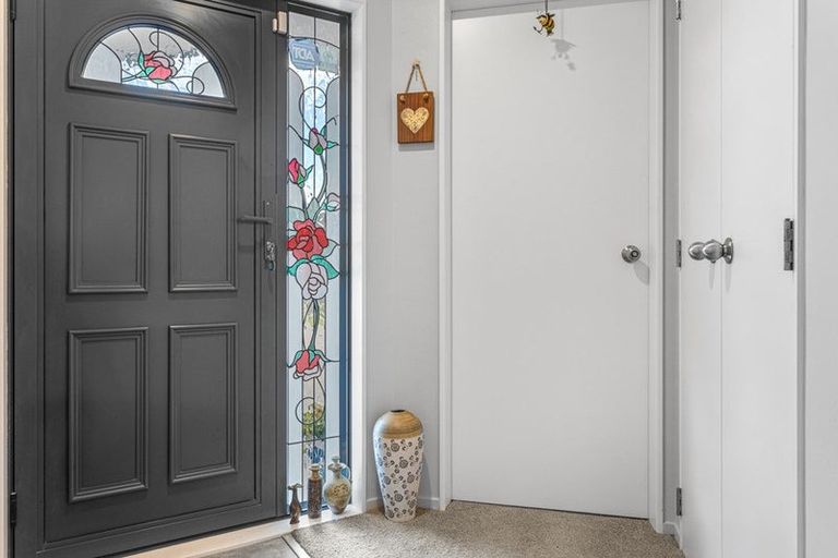 Photo of property in 21 Edgewater Grove, Whakatane, 3120