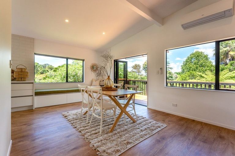 Photo of property in 11 Lannan Road, Surfdale, Waiheke Island, 1081