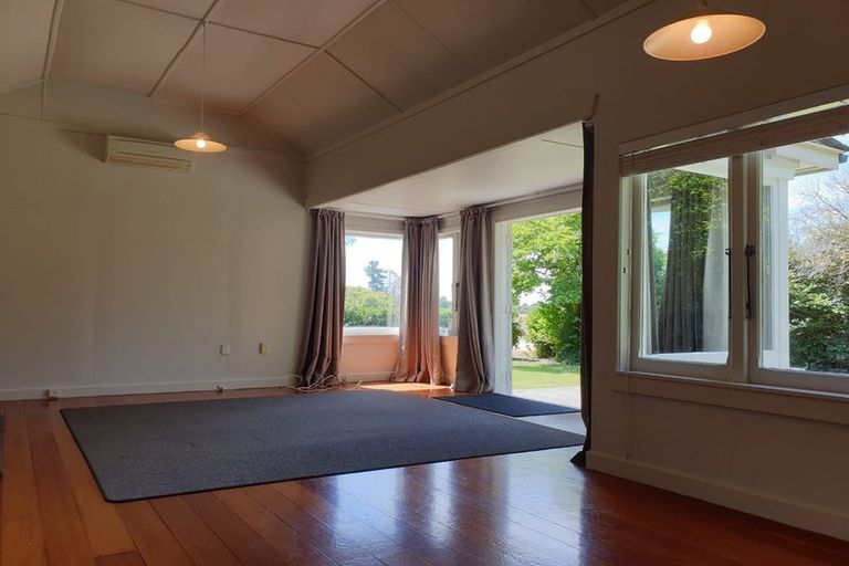 Photo of property in 96 Havelock Road, Havelock North, 4130