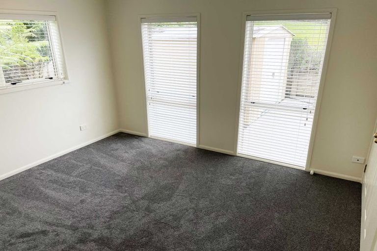 Photo of property in 19 San Bernadino Drive, Henderson, Auckland, 0612