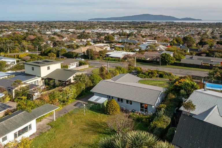 Photo of property in 9 Kotare Street, Waikanae, 5036
