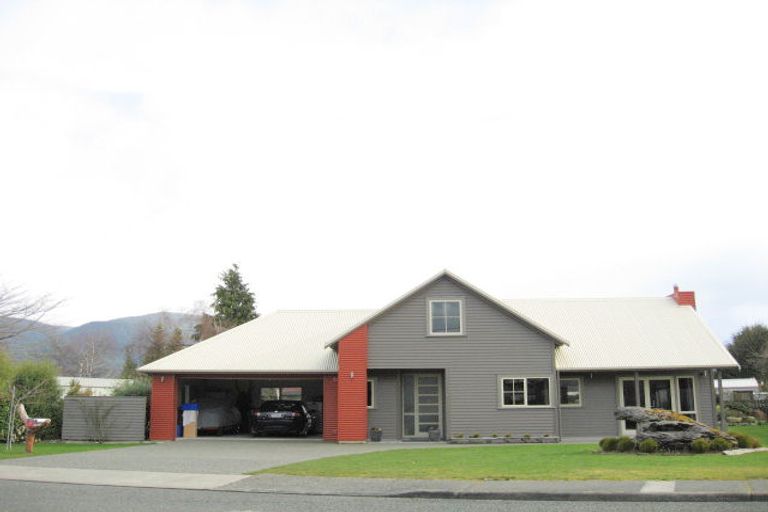 Photo of property in 13 Matai Street, Te Anau, 9600