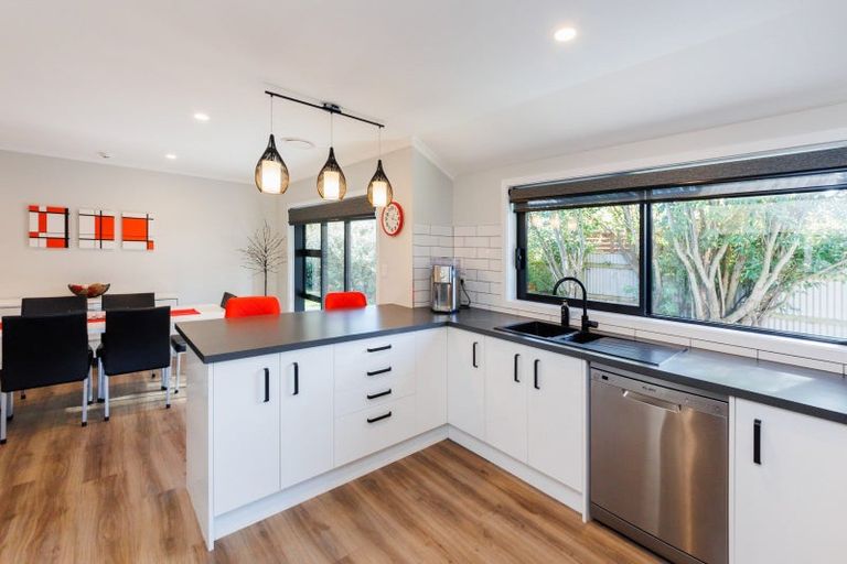 Photo of property in 26 Kimberley Grove, Westbrook, Palmerston North, 4412