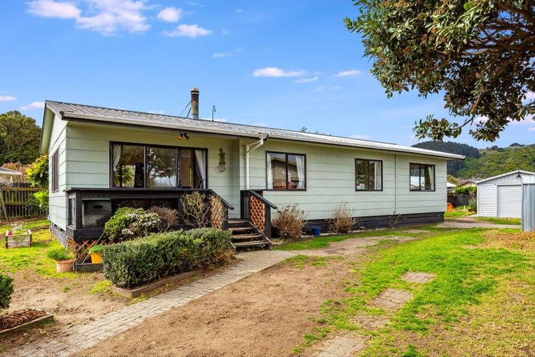Photo of property in 14 Pukeko Street, Paraparaumu, 5032
