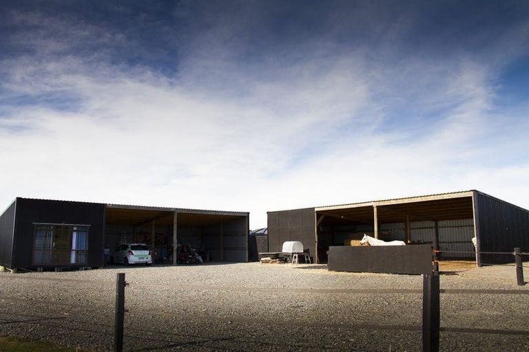 Photo of property in 490 Maharahara Road, Dannevirke, 4972