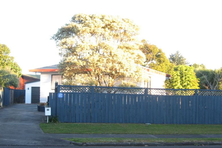 Photo of property in 18 Hadley Wood Drive, Wattle Downs, Auckland, 2103