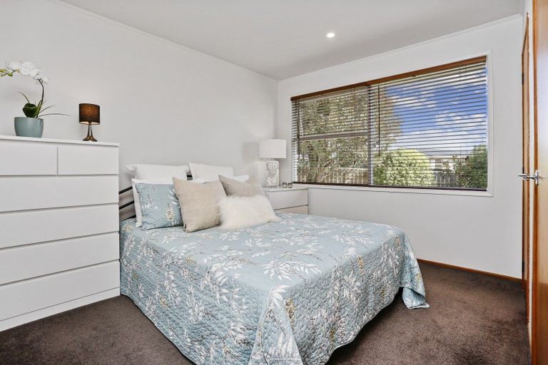 Photo of property in 25 Dalry Place, Mangere Bridge, Auckland, 2022