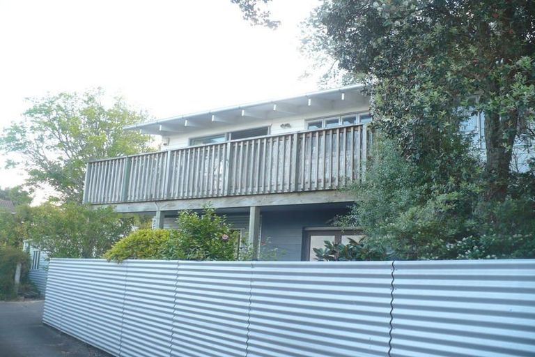 Photo of property in 1/1 Cron Avenue, Te Atatu South, Auckland, 0610