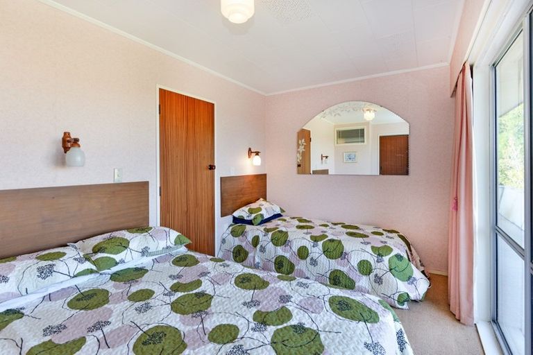 Photo of property in 100 Puketapu Road, Taradale, Napier, 4112