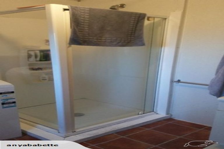 Photo of property in 16 Holiday Road, Stanmore Bay, Whangaparaoa, 0932