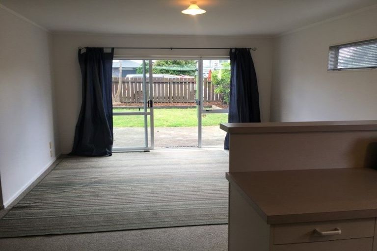 Photo of property in 10a Simpson Road, Ranui, Auckland, 0612