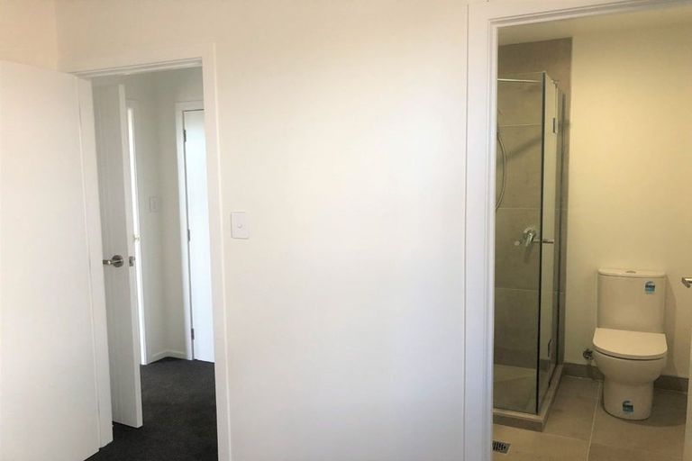 Photo of property in 2/72 Te Tiireke Drive, Glenview, Hamilton, 3206