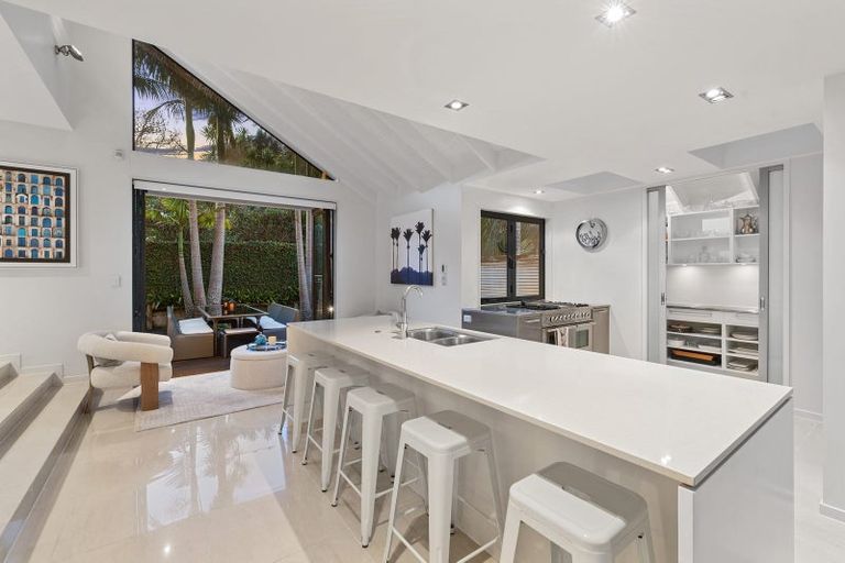 Photo of property in 1/8 The Esplanade, Campbells Bay, Auckland, 0630