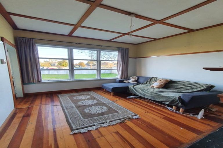 Photo of property in 25 Busby Street, Blockhouse Bay, Auckland, 0600