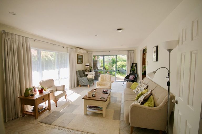 Photo of property in 24 Judd Place, Orewa, 0931