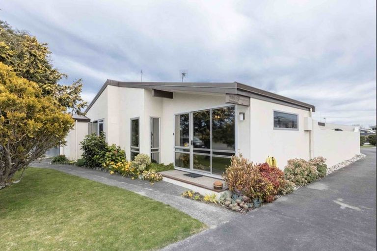 Photo of property in 1/26 Auckland Road, Greenmeadows, Napier, 4112