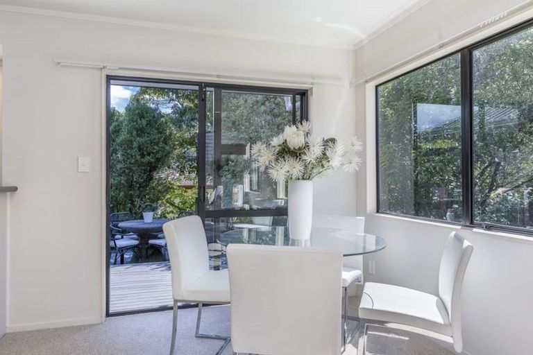 Photo of property in 2/9 Eastwood Rise, Browns Bay, Auckland, 0630