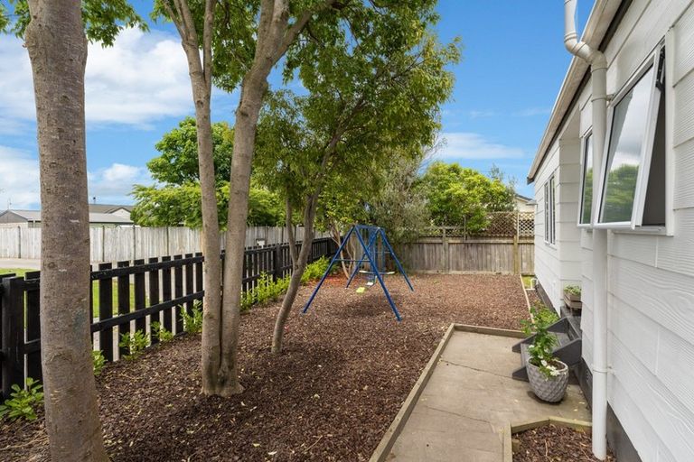 Photo of property in 19 Peppertree Glade, Kelvin Grove, Palmerston North, 4414