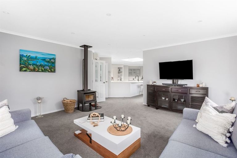 Photo of property in 7 Nelson Avenue, Aotea, Porirua, 5024