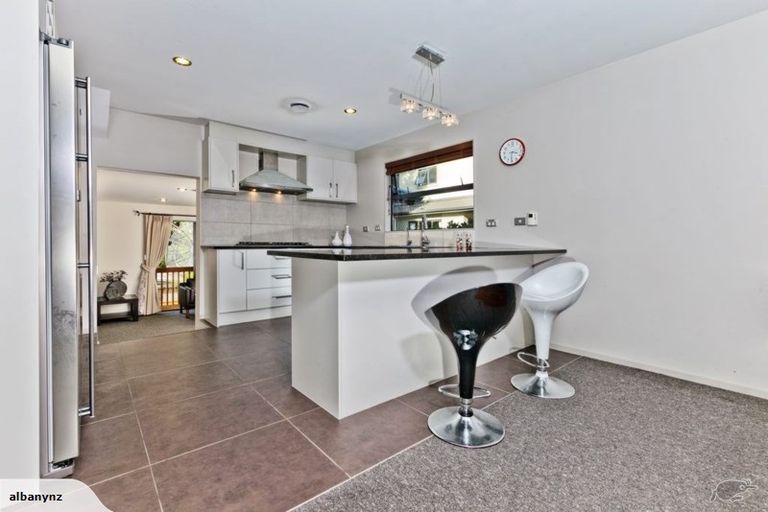 Photo of property in 26f Schnapper Rock Road, Schnapper Rock, Auckland, 0632