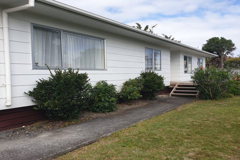 Photo of property in 9 Harbour Crest Drive, Waiuku, 2123