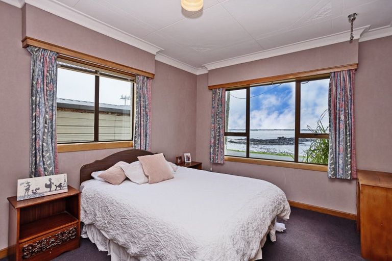 Photo of property in 180 Marine Parade, Bluff, 9814