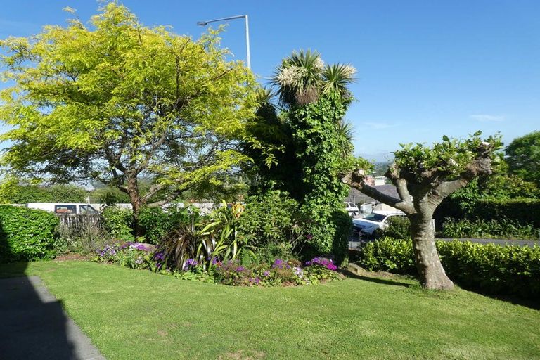 Photo of property in 35 Hackthorne Road, Cashmere, Christchurch, 8022