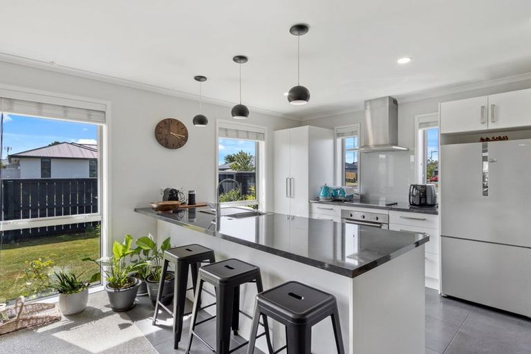 Photo of property in 33 Bradwell Crescent, Halswell, Christchurch, 8025