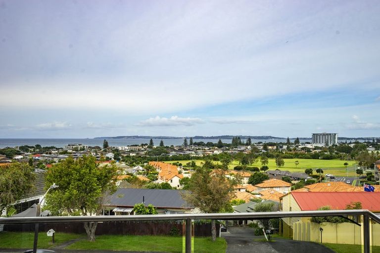 Photo of property in 3 Orewa Heights Crescent, Orewa, 0931