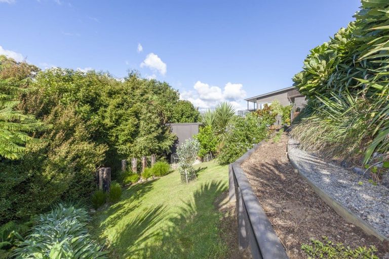 Photo of property in 3 Lamont Place, Waikanae, 5036