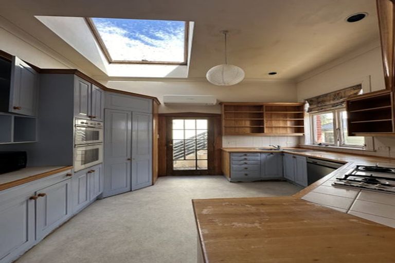 Photo of property in 64 Hawker Street, Mount Victoria, Wellington, 6011