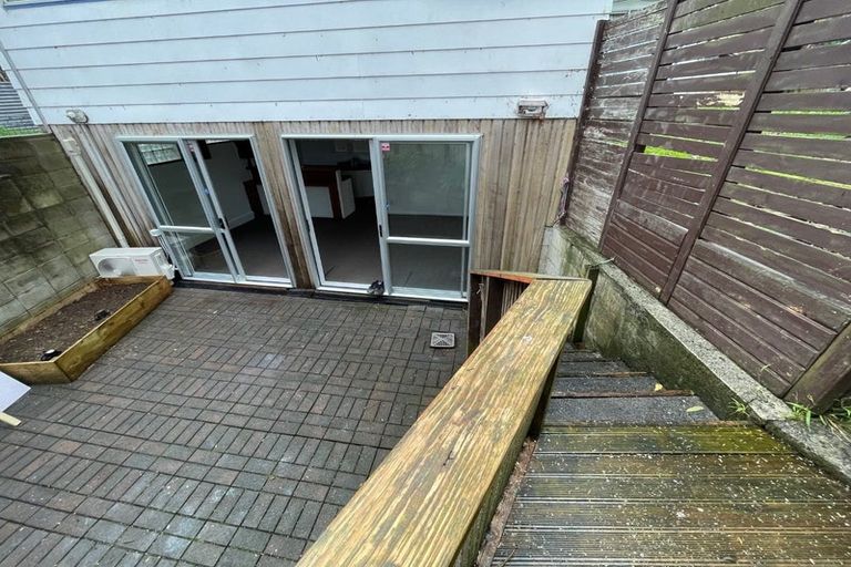 Photo of property in 9 Joshua Place, Weymouth, Auckland, 2103