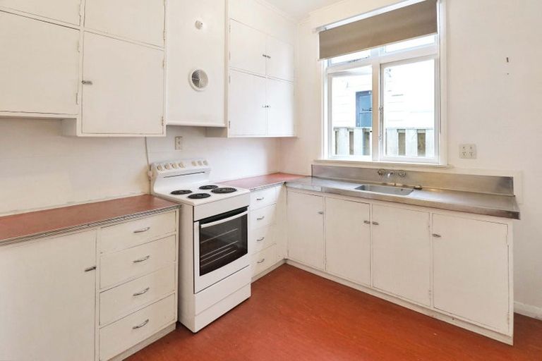 Photo of property in 8 Levy Street, Mount Victoria, Wellington, 6011