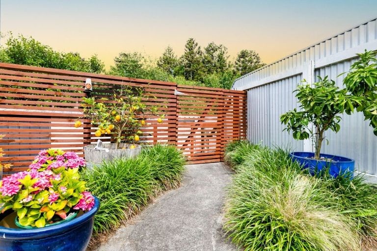 Photo of property in 11 Shaldon Crescent, Blagdon, New Plymouth, 4310