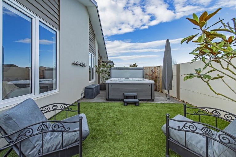 Photo of property in 1 Merlewood Road, Prebbleton, 7604