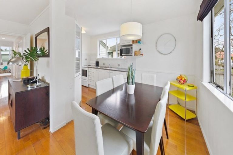 Photo of property in 31 Village Way, Ardmore, Papakura, 2582