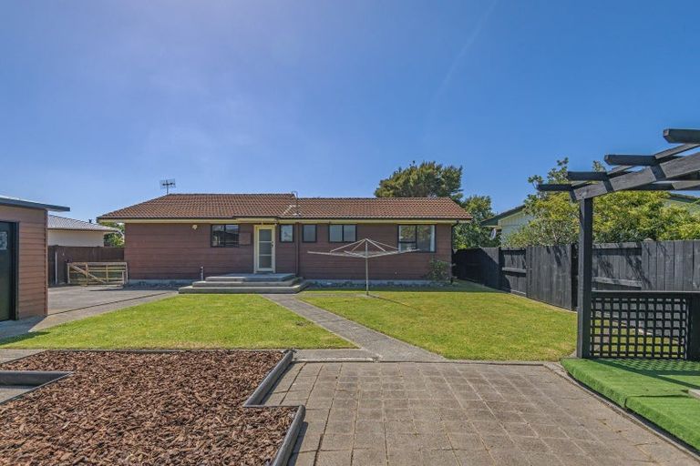 Photo of property in 12 Hillcrest Drive, Kelvin Grove, Palmerston North, 4414
