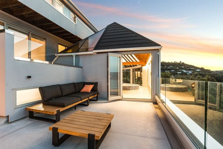 Photo of property in 35 Bosun Terrace, Whitby, Porirua, 5024