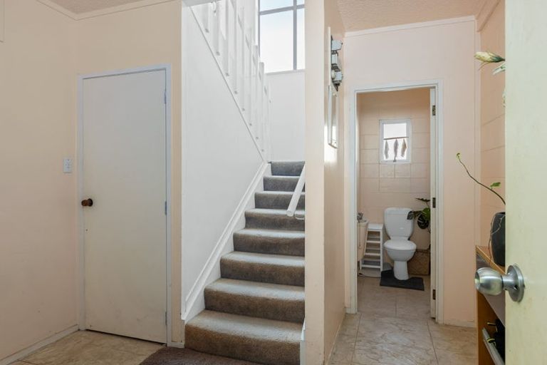 Photo of property in 4 Amorino Drive, Red Beach, 0932