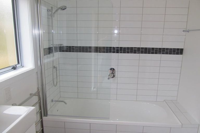 Photo of property in 6 Melville Street, Tawa, Wellington, 5028