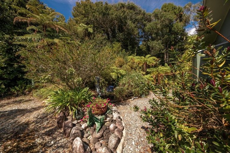 Photo of property in 17 Fairburn Place, Charleston, Cape Foulwind, 7892