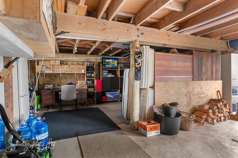 Photo of property in 38 Oxford Street, Whakapirau, Maungaturoto, 0583