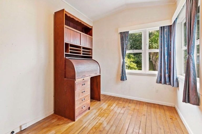 Photo of property in 128 Archibald Road, Kelston, Auckland, 0602