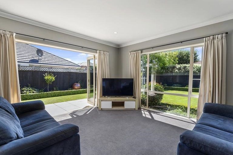 Photo of property in 57 Skyedale Drive, Harewood, Christchurch, 8051