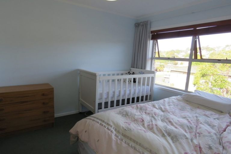 Photo of property in 2/22 Mannering Place, Hillcrest, Auckland, 0627